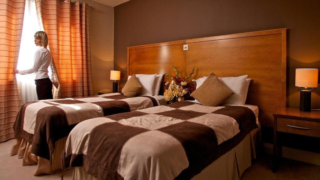 Wallis Arms Otel Sráid an Mhuilinn Oda fotoğraf